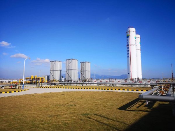 就把维护主权和稳定当成头等大事