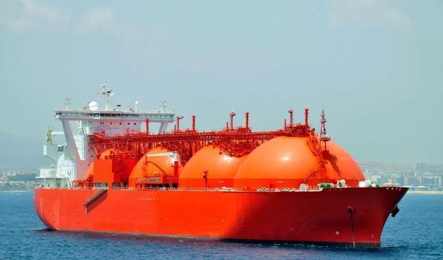 据大连边检站执勤七队副队长陈超介绍