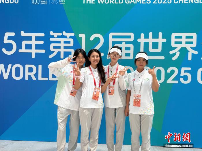 成都世运会新疆志愿者：让中国的温暖与世界的