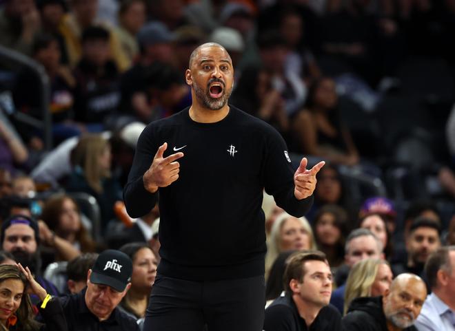 东契奇准三双率队胜火箭 防守策略失效暴露阵容