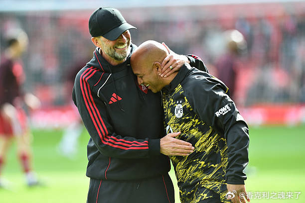 克洛普现身欧冠赛场 身披利物浦战袍见证历史时