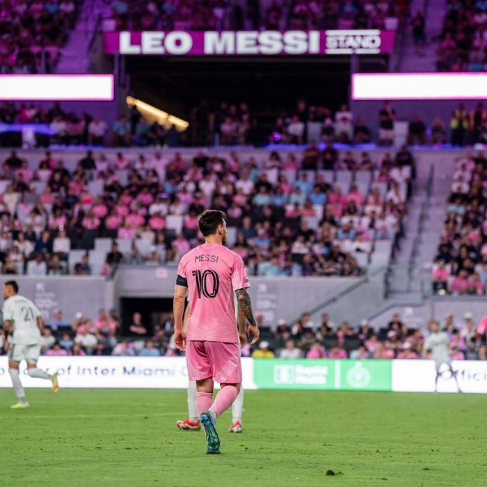 梅西领衔阿根廷首战新体育场迎战巴西